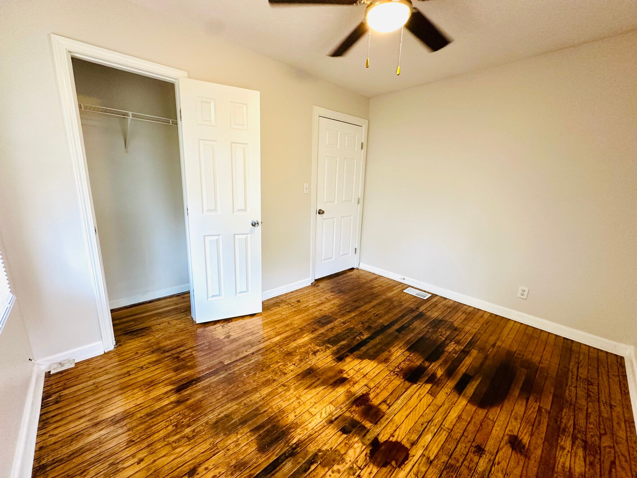 Building Photo - 1147 Lincoln Ave