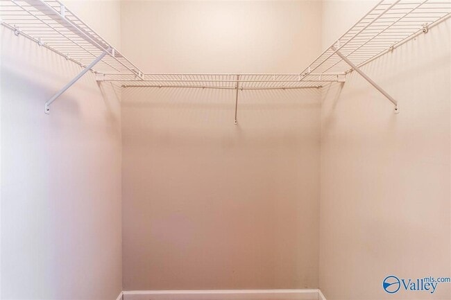 Building Photo - 123 Ann Bradley Dr