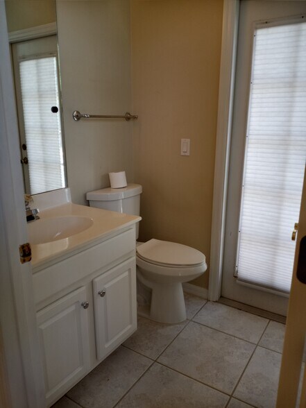 Building Photo - 6506 Waters Edge Way