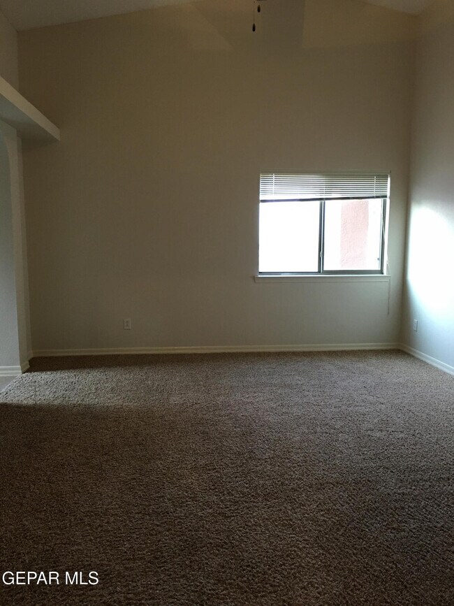 Building Photo - 14345 Apache Point Dr