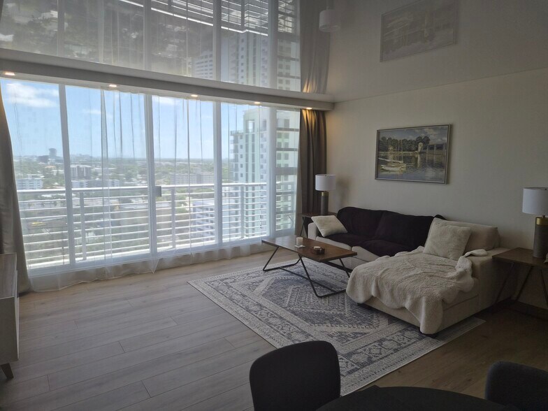 Building Photo - 1720 Harrison St