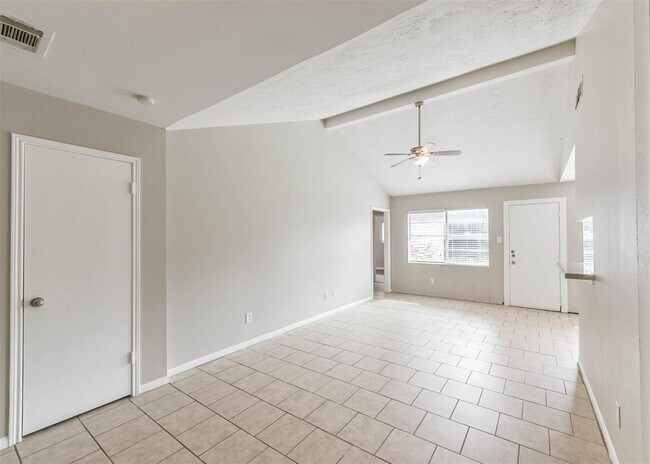 Building Photo - 5339 Castlecreek Ln