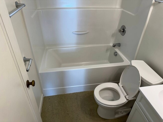 Building Photo - 1 Bedroom Duplex in Downtown Eugene