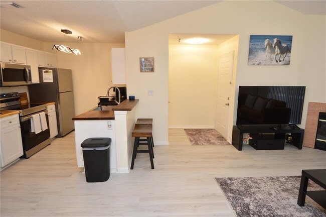 Building Photo - 10263 Gandy Blvd N