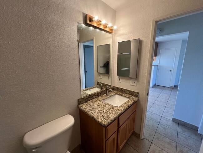 Building Photo - Two-bedroom upstairs apartment in Riverbank!