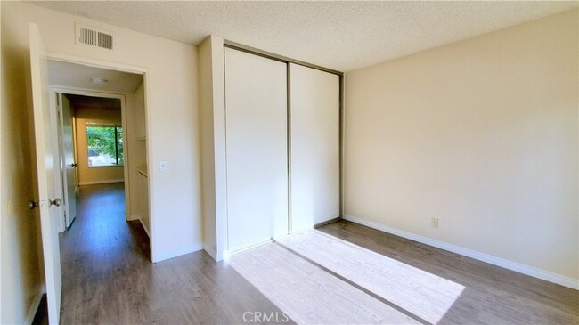 Building Photo - 719 Briarwood Ln