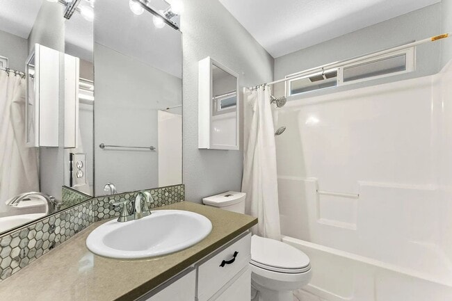 Building Photo - Charming Eagle Cul-de-Sac Retreat – 4 BR, ...