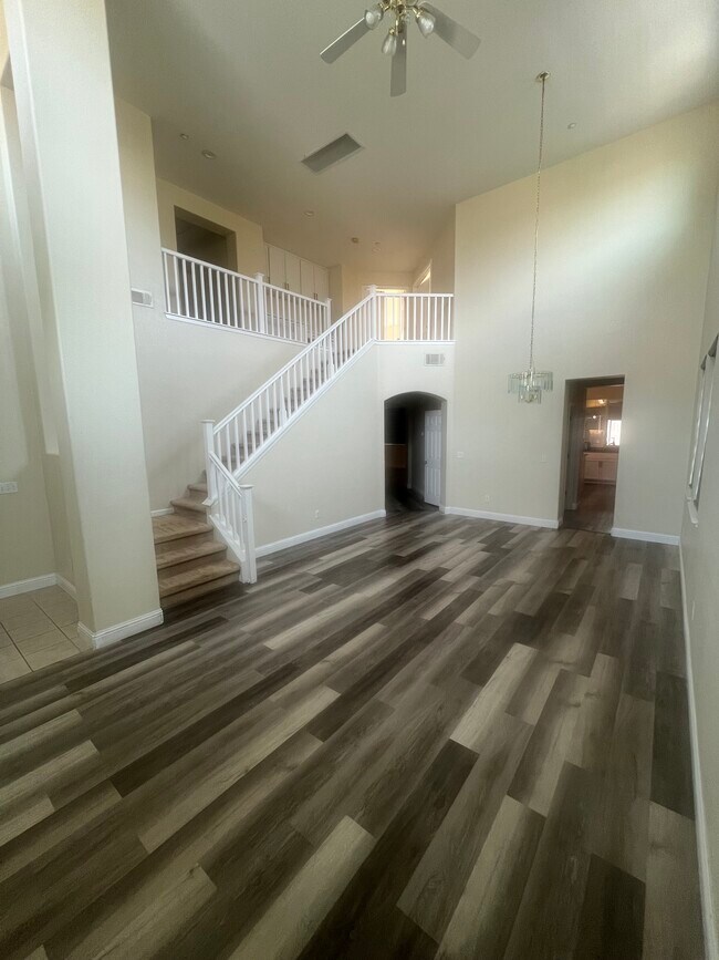 Building Photo - 1848 Blowers Dr