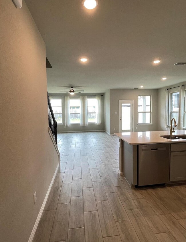 Building Photo - 3226 Sioux Trl