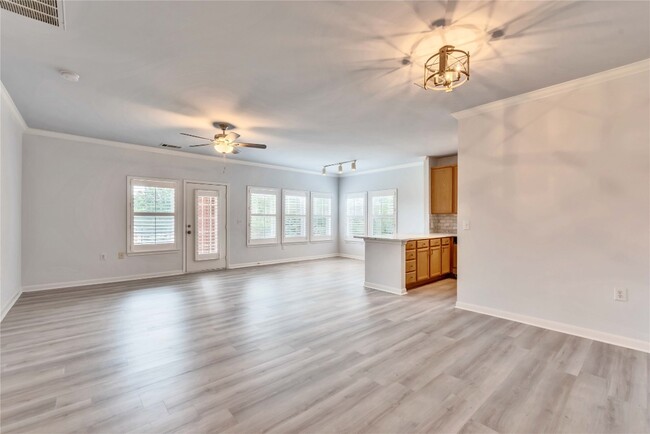 Building Photo - 2900 S Lakeline Blvd