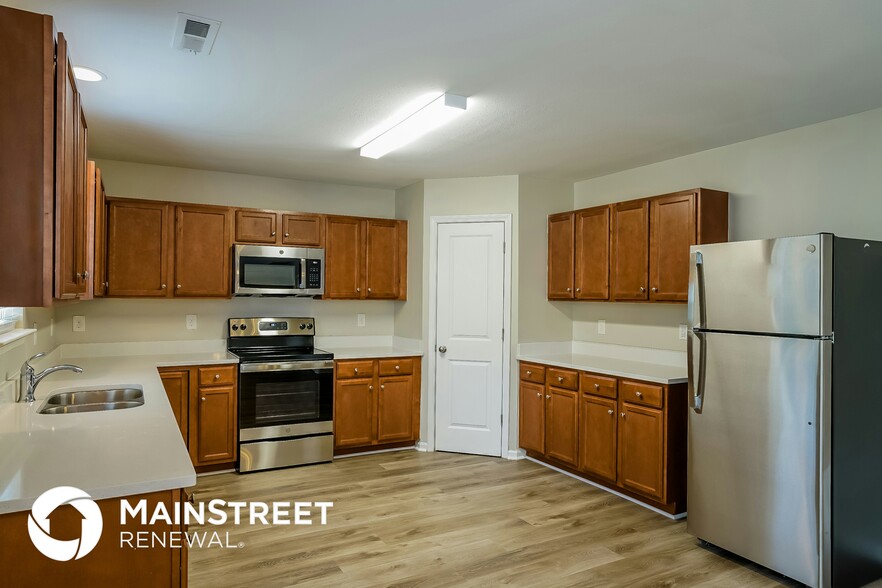 Building Photo - 4006 Glennstone Dr