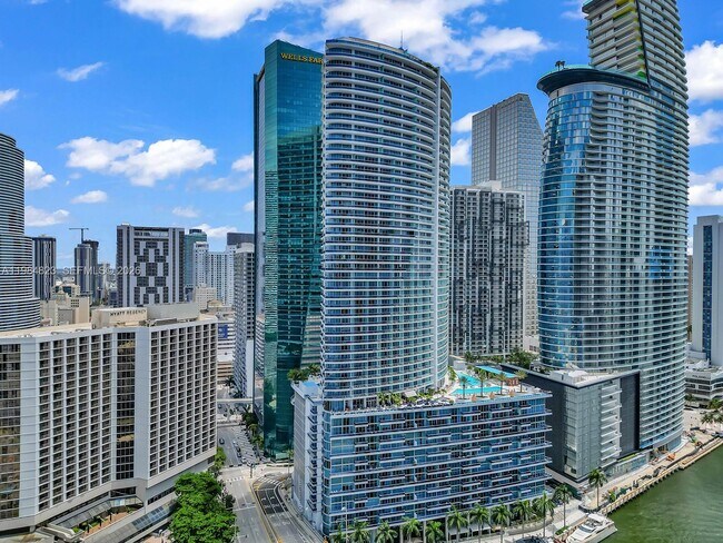 Building Photo - 200 Biscayne Blvd Way