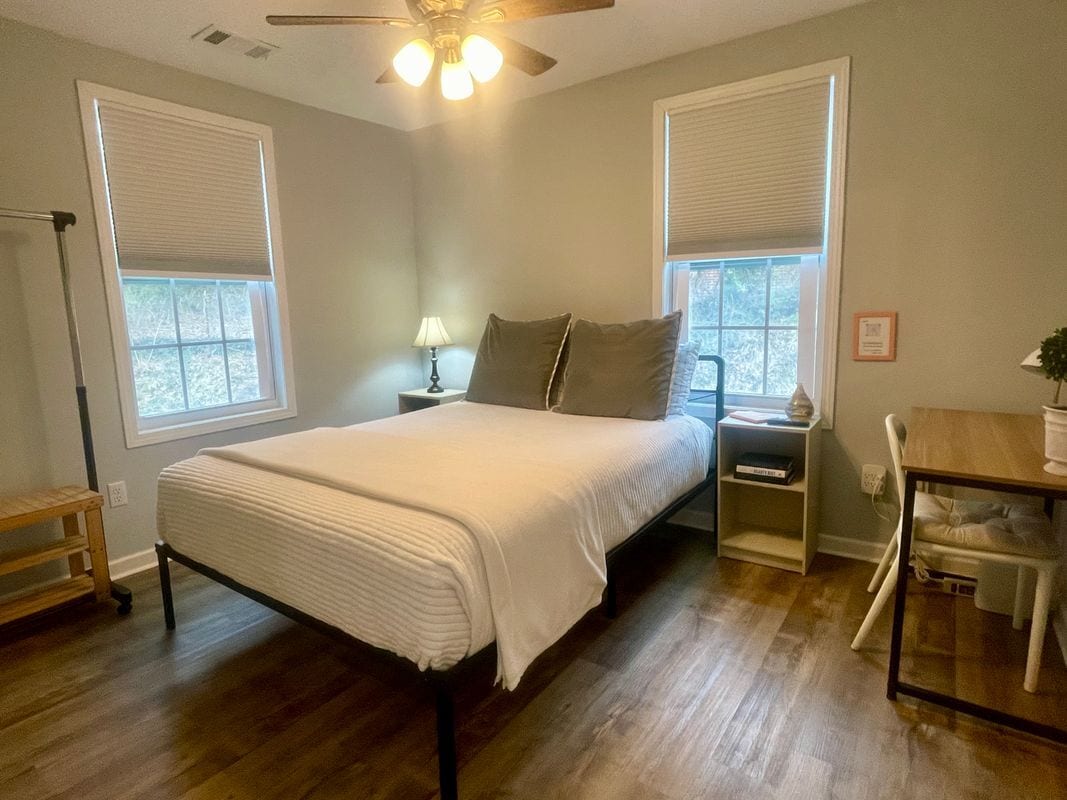 Building Photo - 285 Whitaker Cir NW