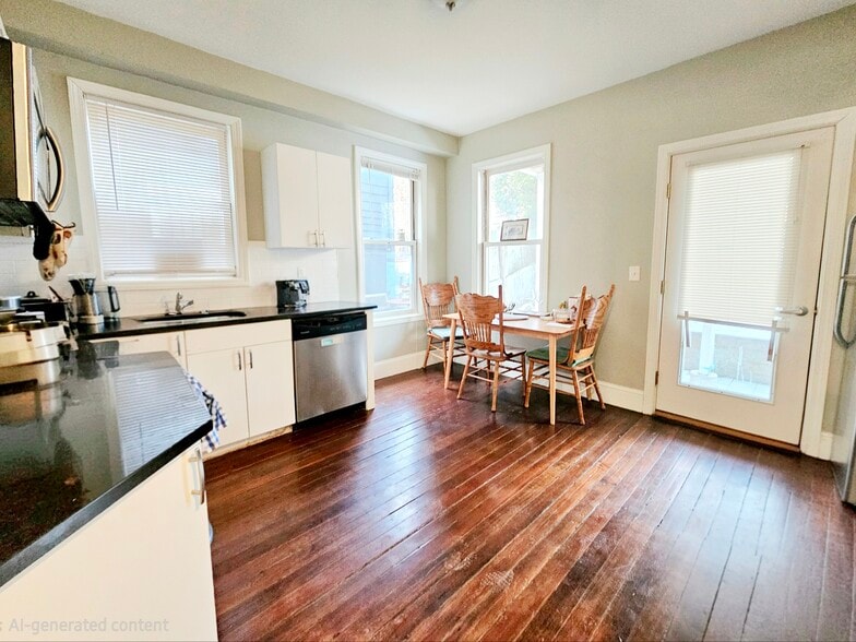 Building Photo - 23 Evergreen St