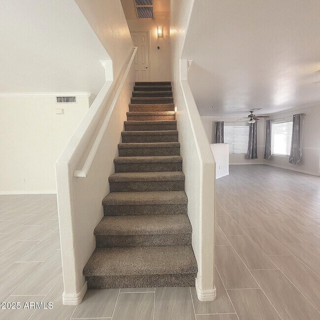 Building Photo - 2210 E Paraiso Dr