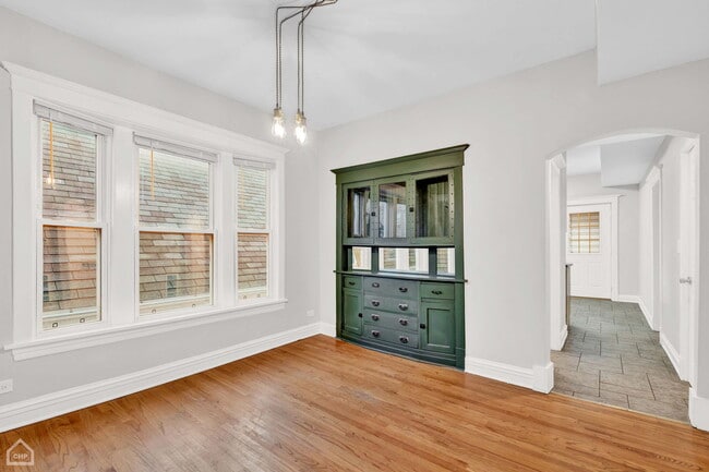 Building Photo - 4242 N Kimball Ave