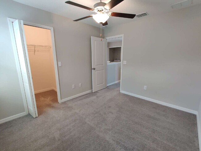 Building Photo - 7232 Samuel Ivy Dr