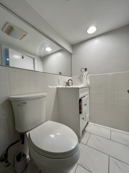 Building Photo - 77 Fairfax St