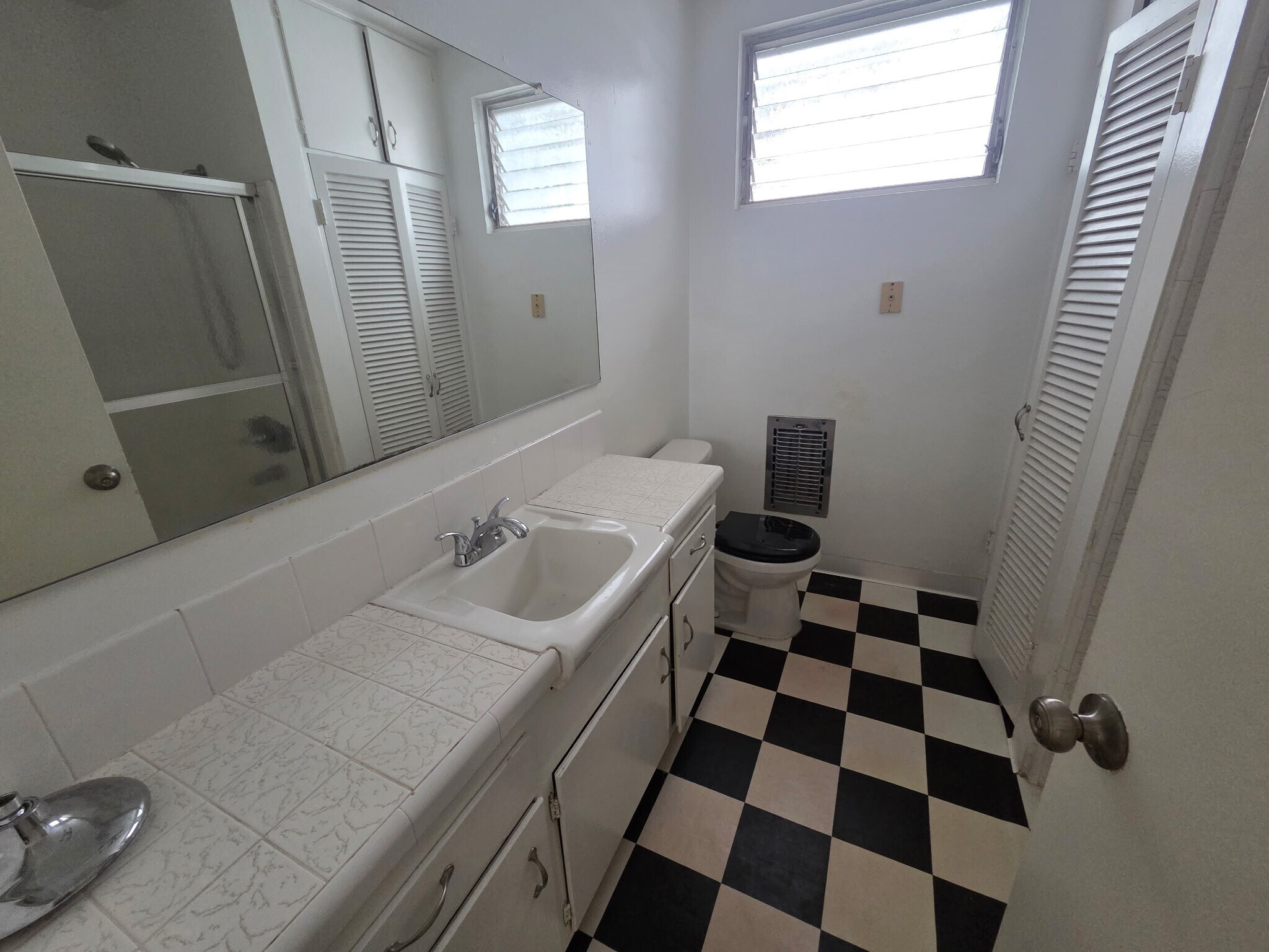 Building Photo - 3834 Mentone Ave