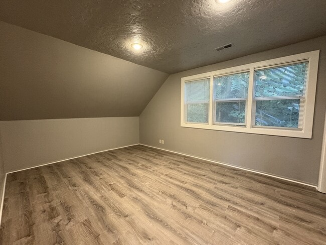 Building Photo - 1275 SW College St