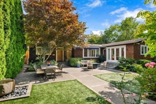 Building Photo - 4510 48th Ave NE