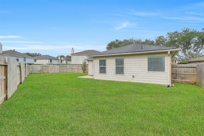 Building Photo - 6310 Macquarie Dr