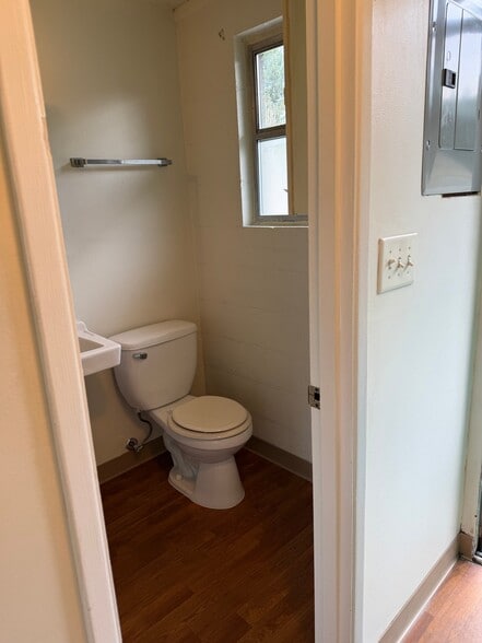 Building Photo - 100 Logan Ave S