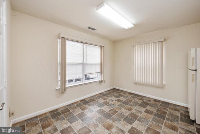 Building Photo - 4429 Blue Heron Way