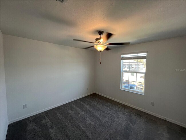 Building Photo - Stunning 5 Bed/2.5 Bath Home in Wesley Chapel with 2869 sq ft - Must See!