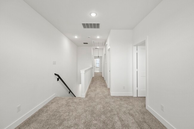 Building Photo - 7810 Starfish Arbor Dr