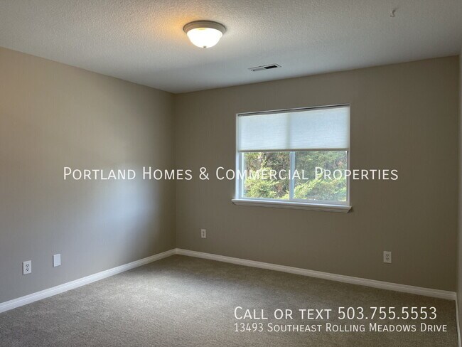 Building Photo - 13493 SE Rolling Meadows Dr