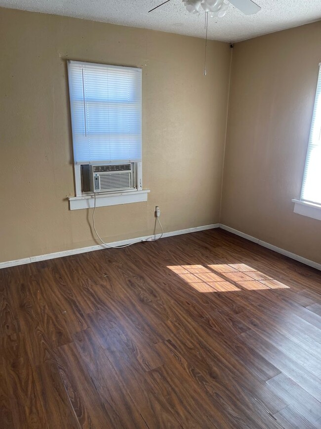 Building Photo - 2nd Chance Leasing!!