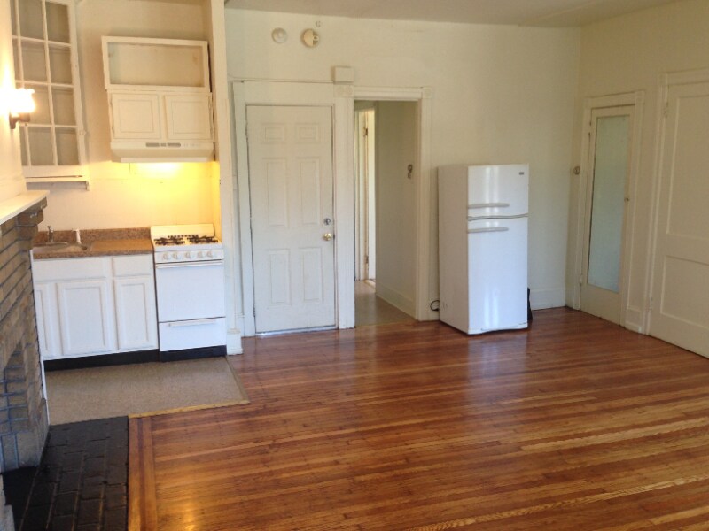 Building Photo - 630 S 48th St
