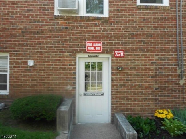 Building Photo - 151 E Palisade Ave