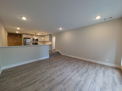 Building Photo - 1212 N La Salle Dr