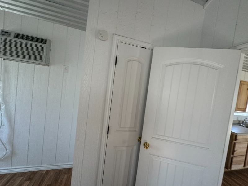 Building Photo - 930 County Rd 3390