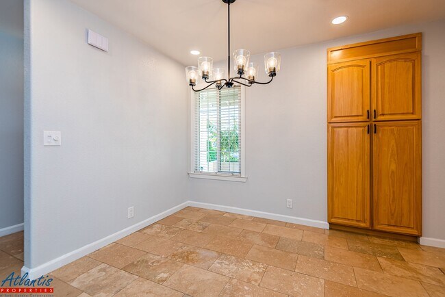 Building Photo - 3084 Balgray Ct