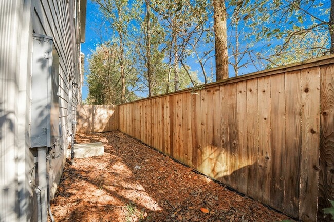 Building Photo - 4810 Martin Oaks Ln