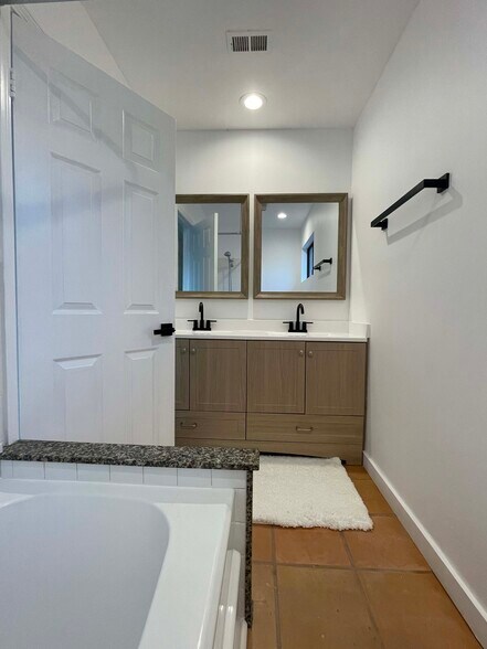 Building Photo - 25660 Allen Way