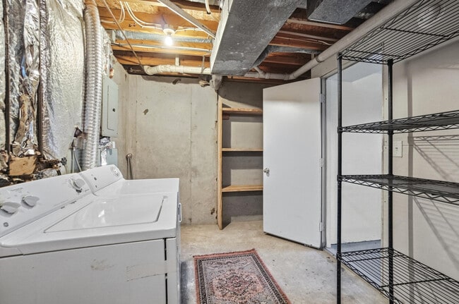 Building Photo - 315 Western Ave