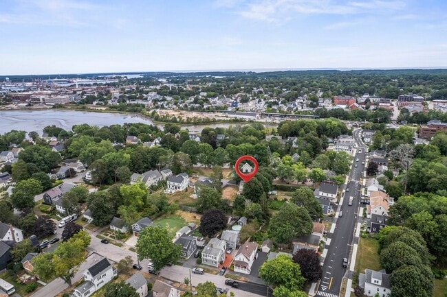 Building Photo - New England Style Farm House for RENT in P...