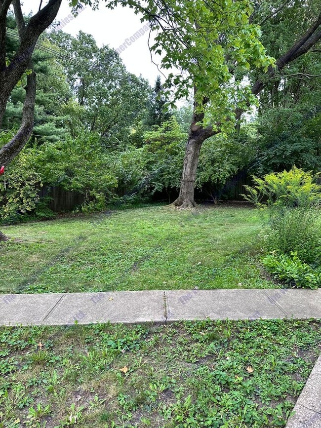 Building Photo - 4-Bedroom 3-Bath Home Available This August