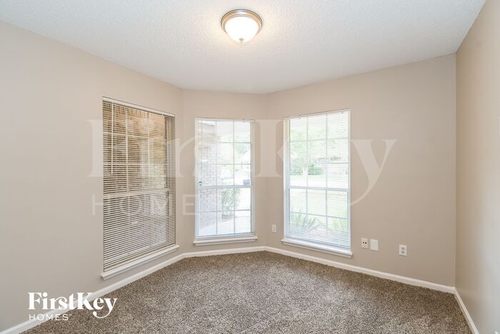 Building Photo - 10534 Otter Creek Dr