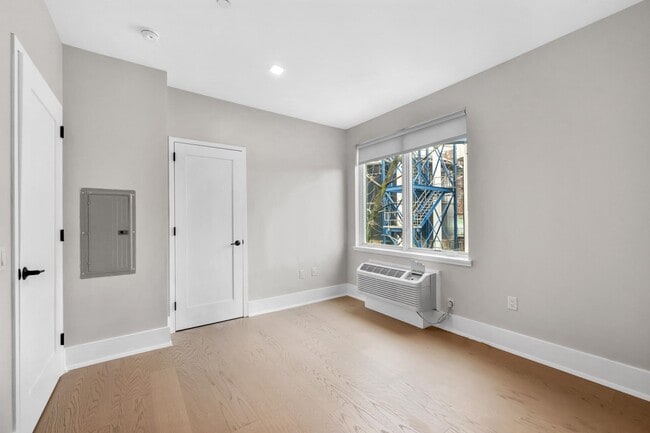 Building Photo - 7101 River Rd