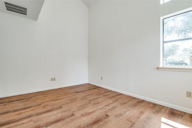 Building Photo - Charming 2 beds 2 baths in Mesquite!