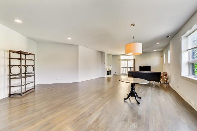 Building Photo - 5771 N Ridge Ave