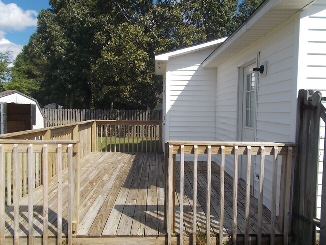 Building Photo - Charming Home in Forest Park