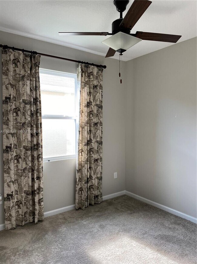 Building Photo - 125 Lake Smart Cir