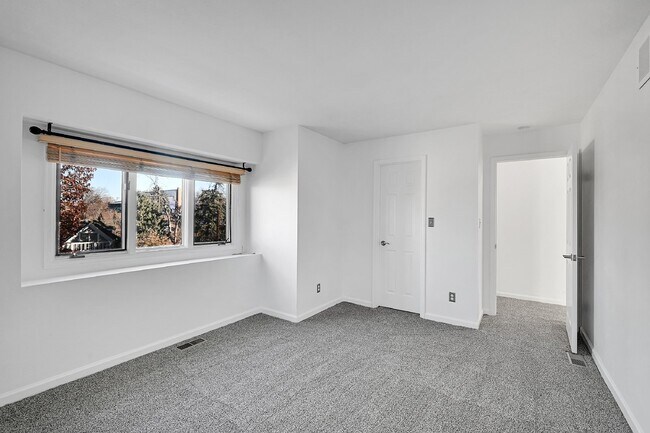 Building Photo - $2,345.00, 2 Bed, 1.5 Bath in Boulder with In Unit Laundry