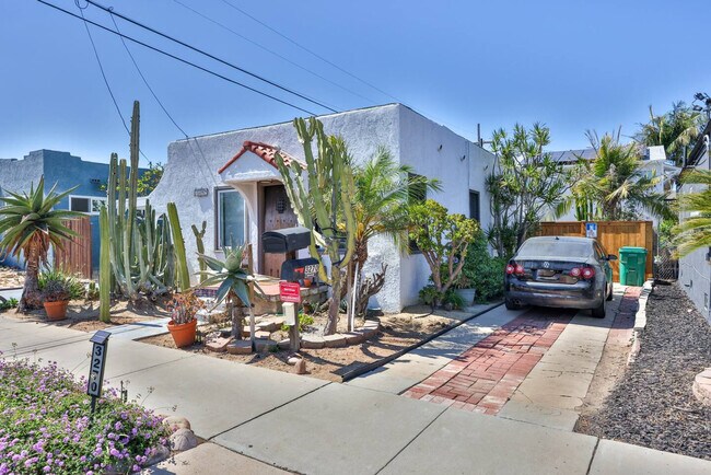 Building Photo - 3270 Cedar St